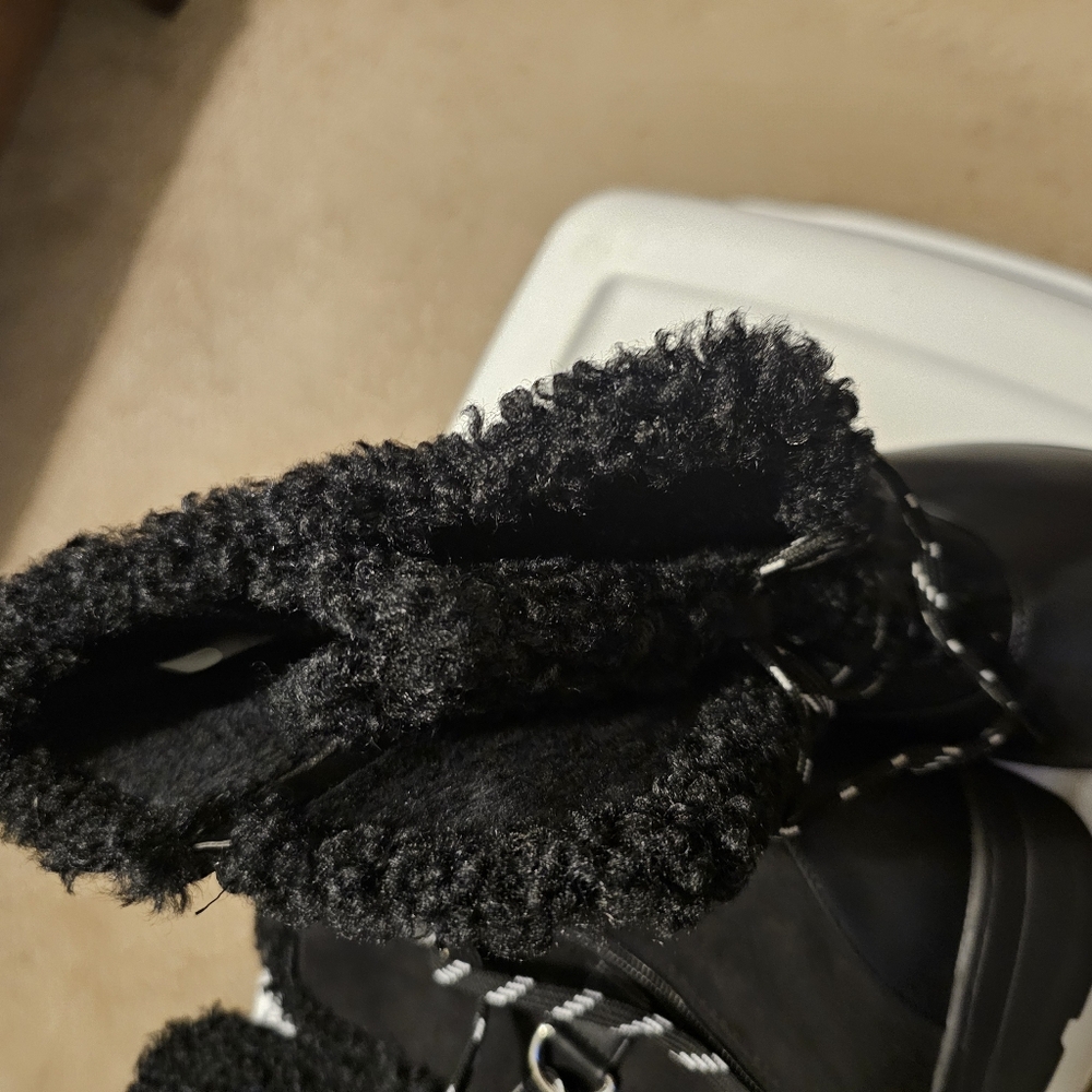 Boots size 13